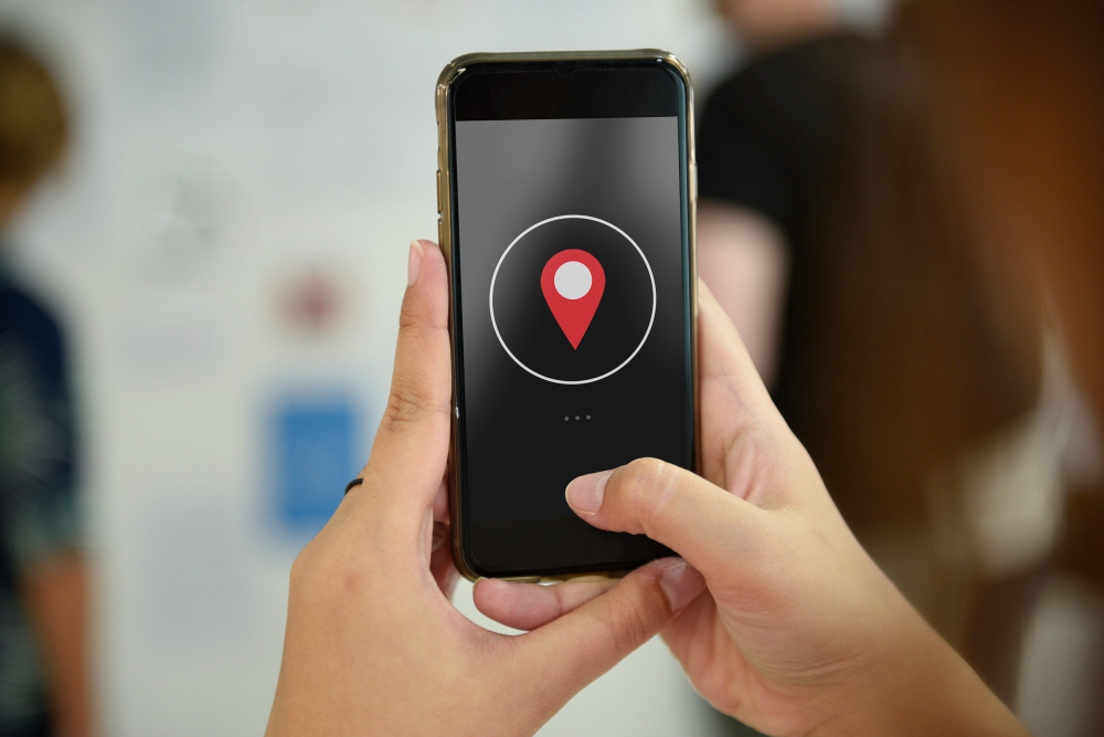 Track, Locate, Recover: 5 Best Cell Phone Tracker Apps!